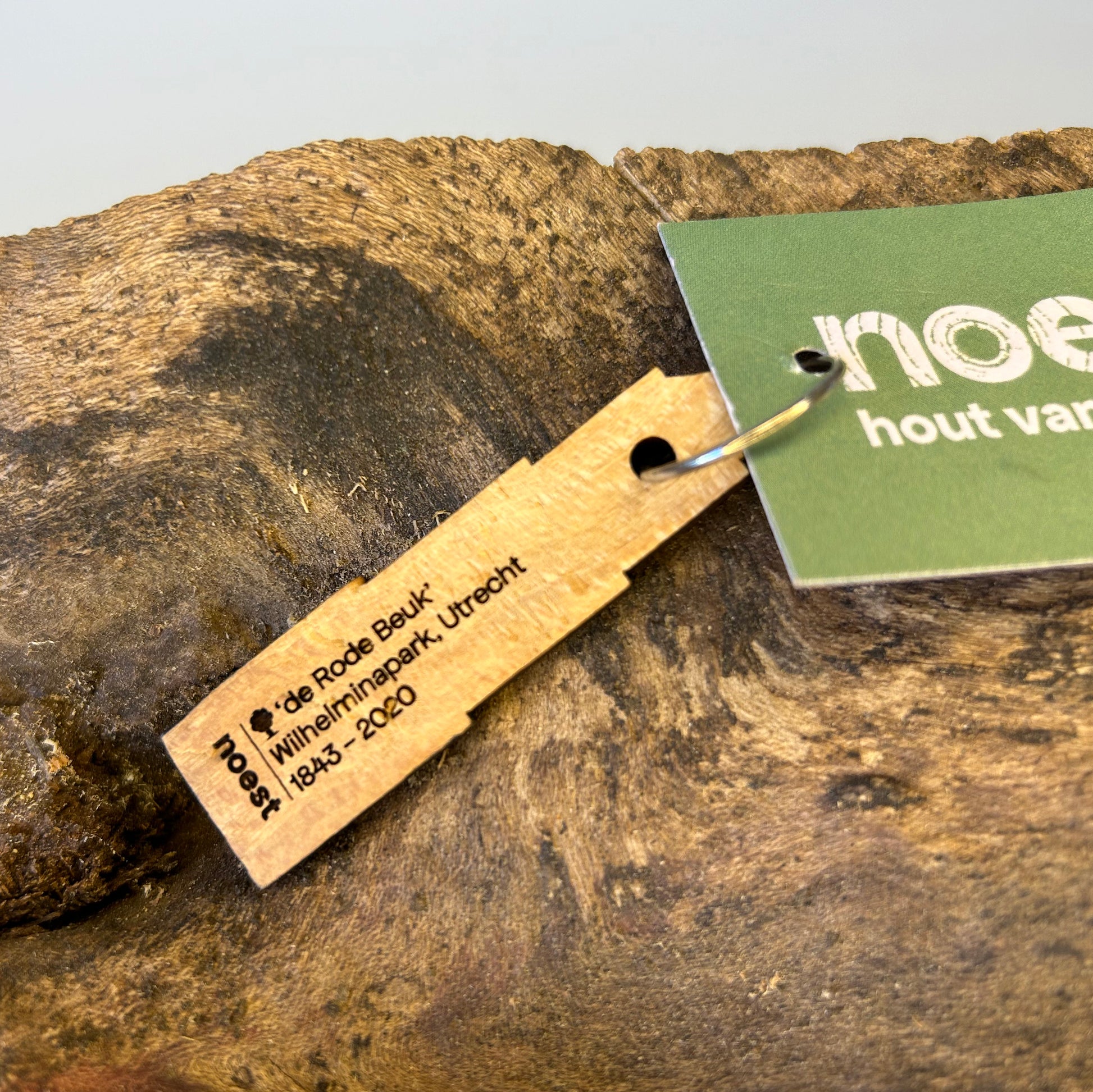 Houten sleutelhanger Domtoren, handgemaakt van Utrechts stadshout – iconisch Utrecht.