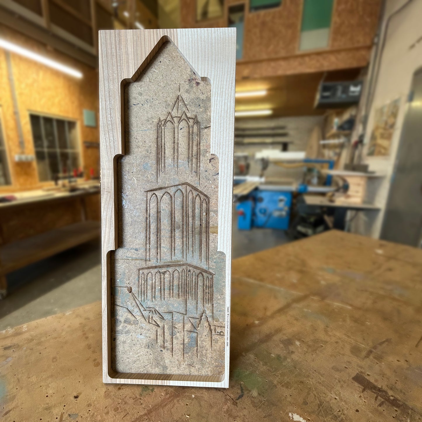 Kunstwerk “Dom in Dom” – Domtoren in Domtoren, uit Utrechtse hout gezaagd, uniek stuk.
