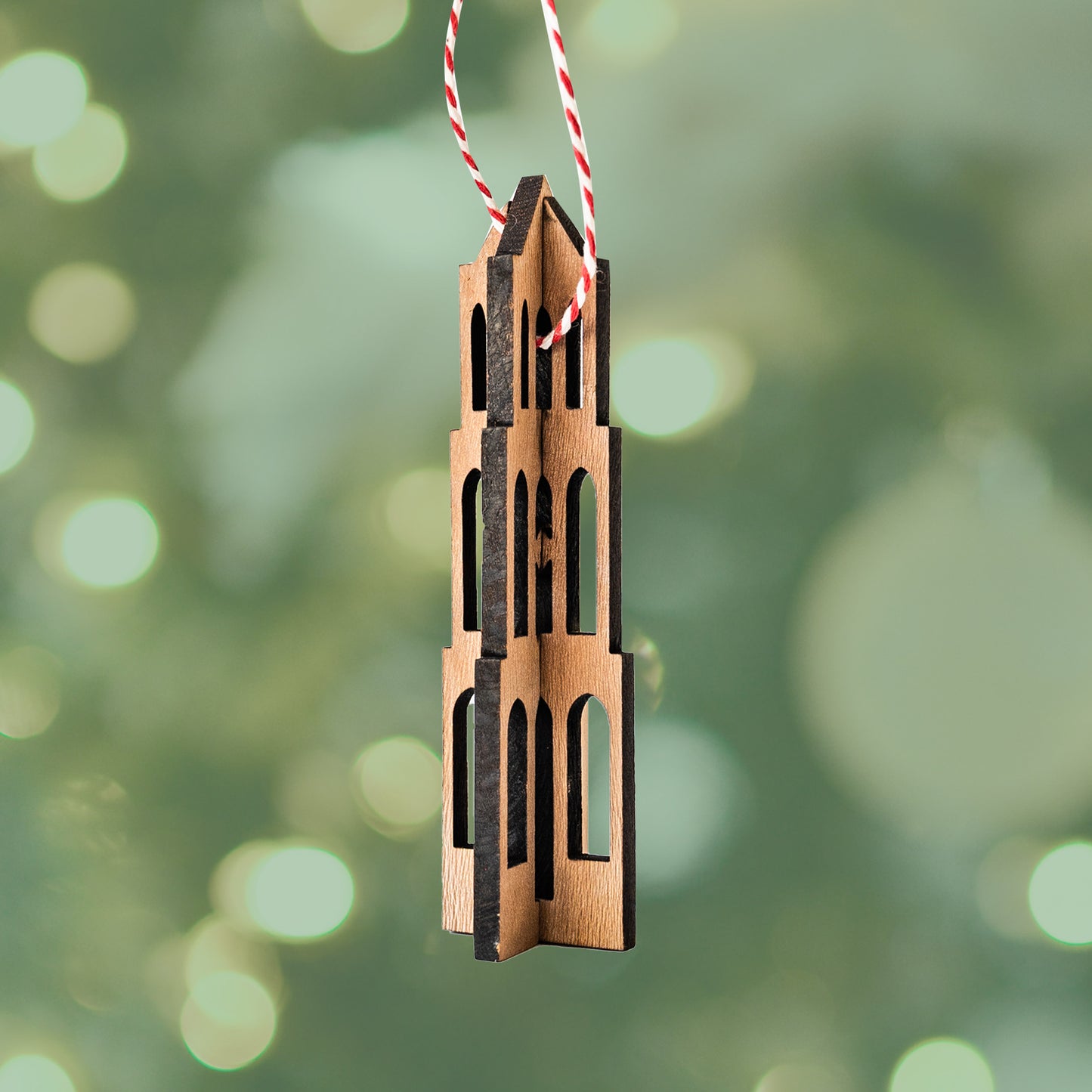 3D-kersthanger Domtoren van hout, uit Utrecht stadshout gelaserd, duurzame decoratie.