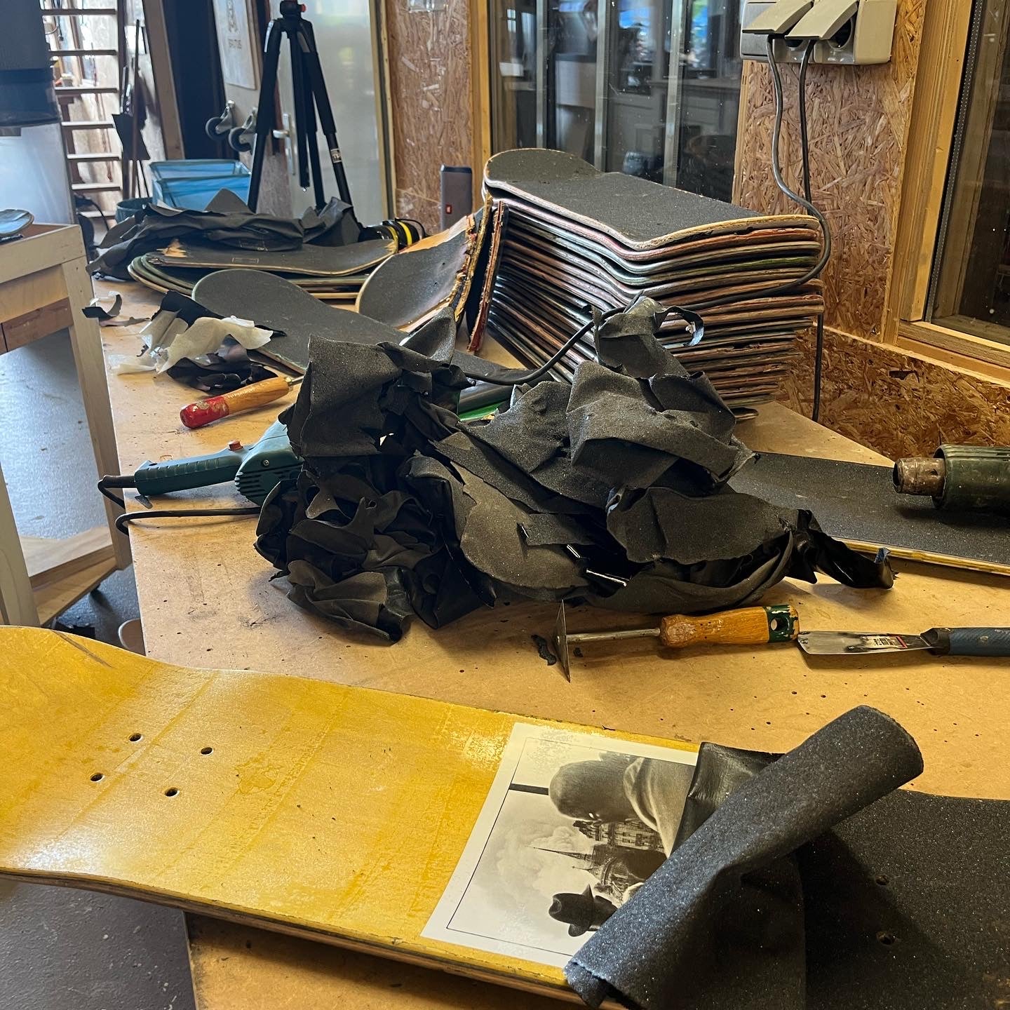 Sleutelhanger Domtoren van gerecycled skateboardhout, kleurrijk en duurzaam handgemaakt.
