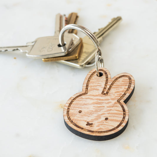 Sleutelhanger nijntje hoofd (portret) van hout, met de hand gemaakt van Utrechts stadshout