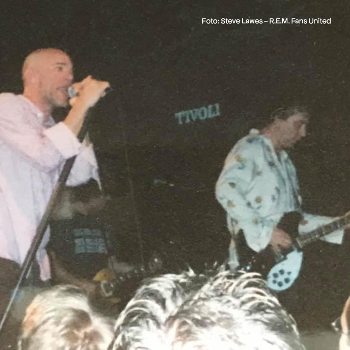 Houten sleutelhanger Tivoli “R.E.M.” – stukje zaalhout van concert, duurzaam nostalgie.