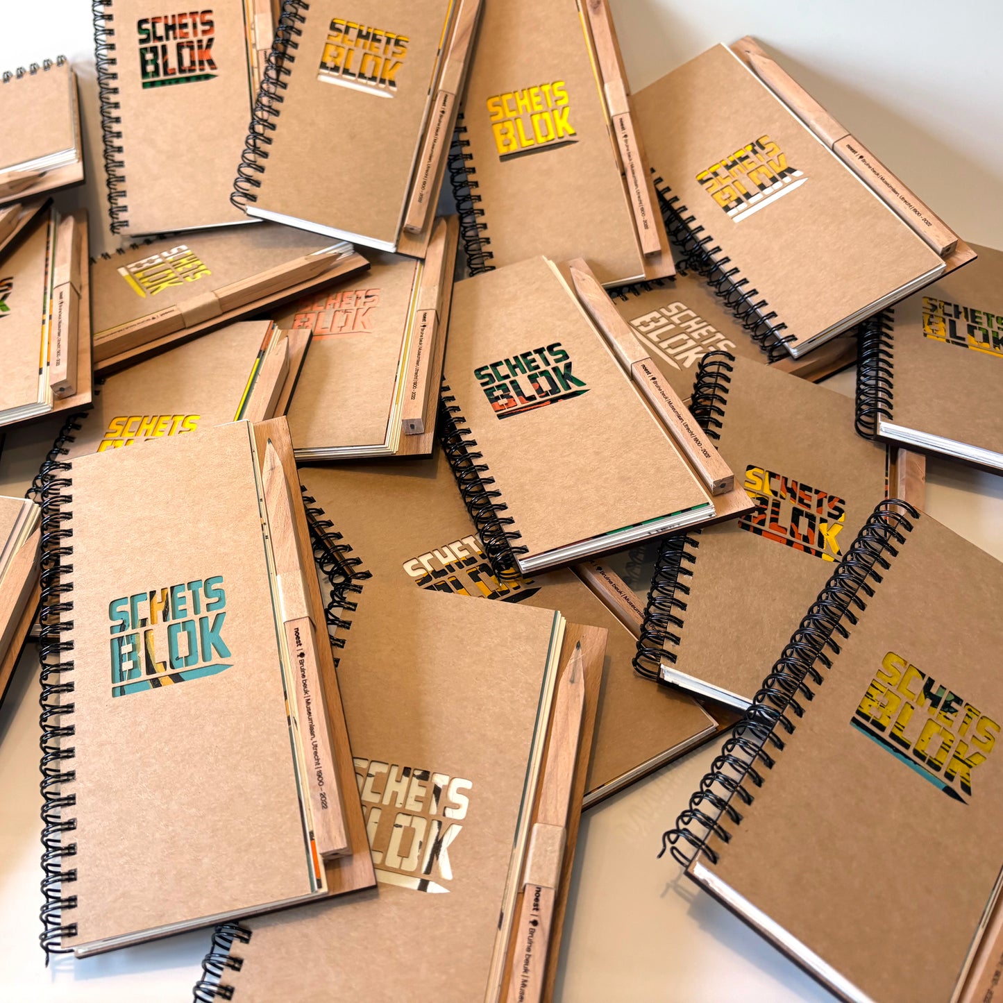 Stadshouten schetsblokken van Noest, allemaal anders en uniek